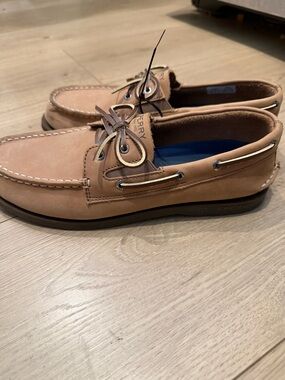 Boys Size 6 Sperry Tan Leather Boat Shoes